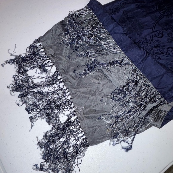 Chic Blue and Gray Patterned Scarf with Fringe - Picture 5 of 9